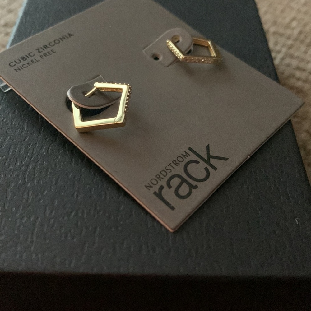 Earrings by Nordstrom Rack - Picture 6 of 7